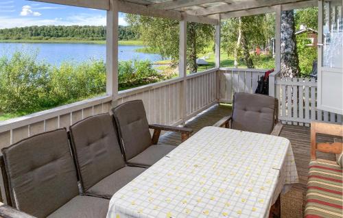 Tranas House | Beautiful Home In Tranås With Lake View