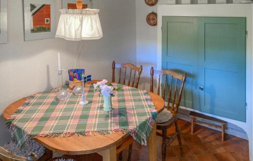 Tranas House | Beautiful Home In Tranås With Lake View