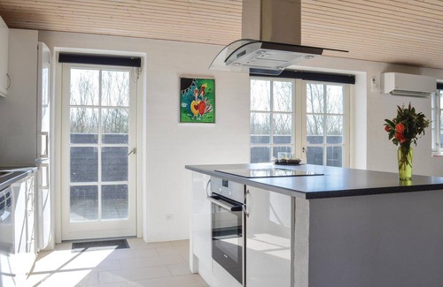 Øby House | Beautiful home in Ulfborg with WiFi