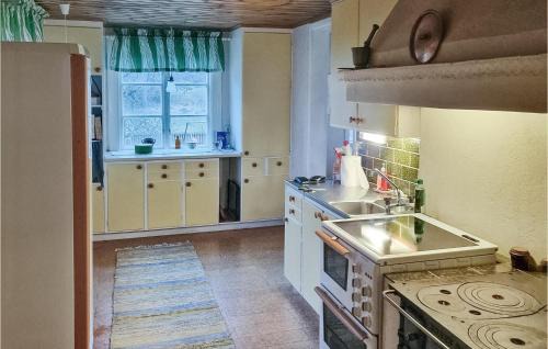 Hultsfred House | Beautiful Home In Vena With Wifi