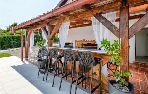 Jalzabet House | Beautiful Home In Vrtlinovec With Sauna