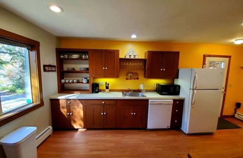 Warren House | Beautiful home located in the Mad River Valley