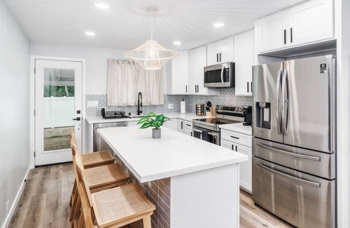 Hauula House | Beautiful Home North Shore Paradise Steps to Beach