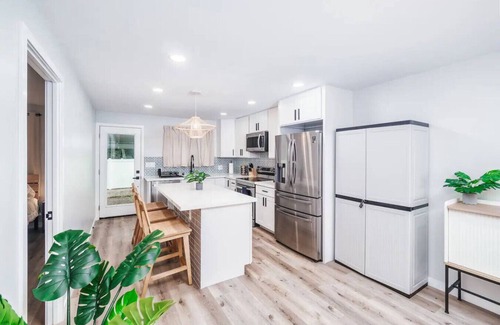 Hauula House | Beautiful Home North Shore Paradise Steps to Beach