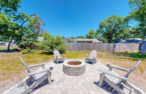 West Yarmouth House | Beautiful Home Walk to Water Dog Welcome