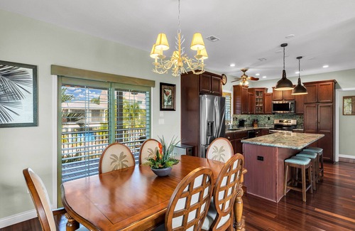 Little Torch Key House | Beautiful House on Canal - minutes to the Atlantic, no bridges