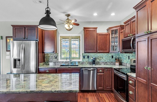 Little Torch Key House | Beautiful House on Canal - minutes to the Atlantic, no bridges