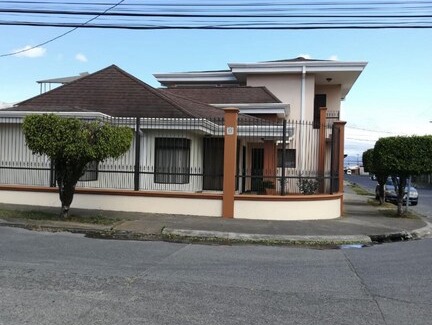 Cartago House | Beautiful house , master bedroom with jacuzzi, walking in closed, great view balcony of mountain and neighborhood and sunsets