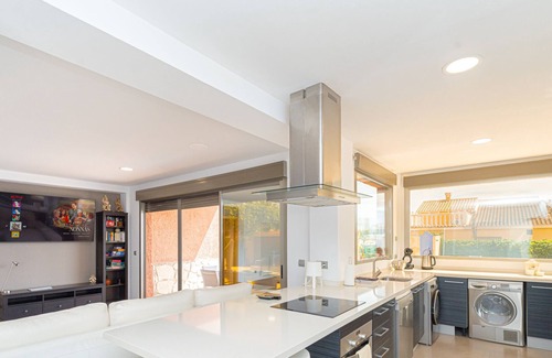 Coveta Fuma Villa | Beautiful house with sea views, 15 min walking from the beach and Tram station