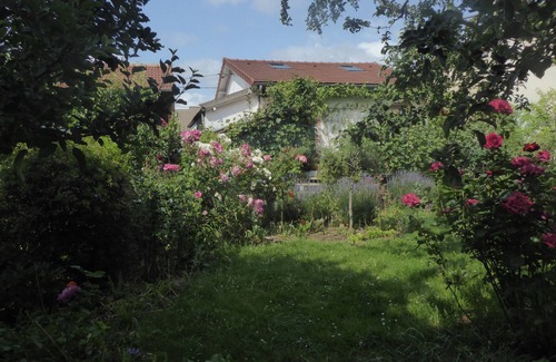 Antony House | Beautiful house with garden in a quiet dead end near Paris, in Antony