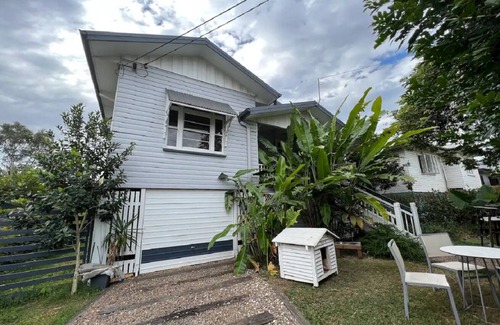 Rocklea House | Beautiful house with huge bedroom in Queenslandernn