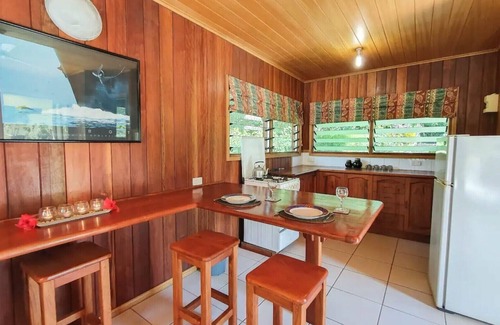 Aore Island House | Beautiful Island Bungalow right by the Water