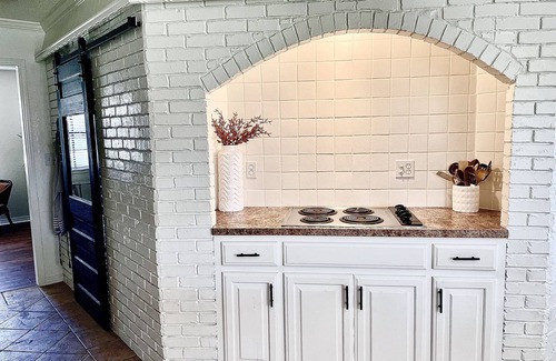Sapulpa House | Beautiful King Suit w/Private Pool — 10mins from Tulsa!