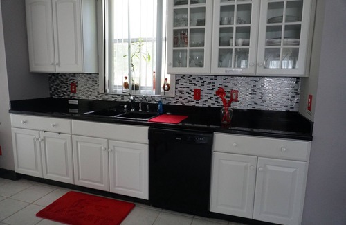 Forest Park House | Beautiful lake Home approx 10 minutes from ATL Intl Airport-20 min Domestic Term