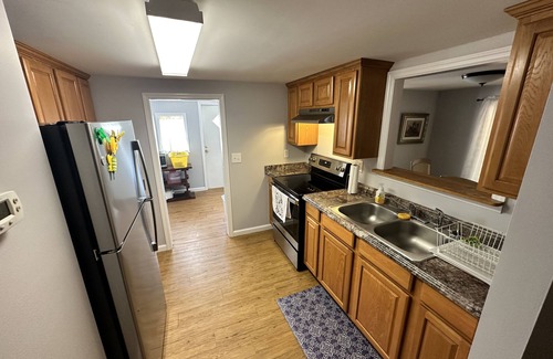 Summerton House | Beautiful Lake Marion Views! Pet Friendly! Newly renovated and updated!