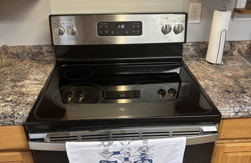 Summerton House | Beautiful Lake Marion Views! Pet Friendly! Newly renovated and updated!