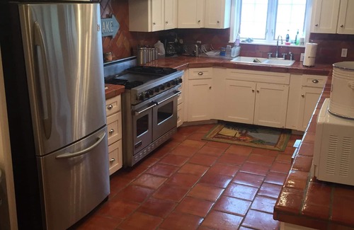 Lake City House | Beautiful Lakefront Home Nestled Upon 5 Acre Tract
