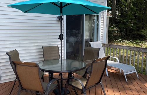 Auburn House | Beautiful lakeside property with full amenities