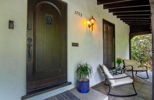 Pico - Robertson Villa | Beautiful Large 3 Bedroom 2 Bath Plus Pool and Jacuzzi