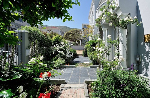Cape Town Apartment | Beautiful large Apartments in100 year old Manor house, great location n