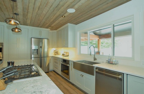 Banff House | Beautiful large home in the heart of Banff, walking distance to everything.