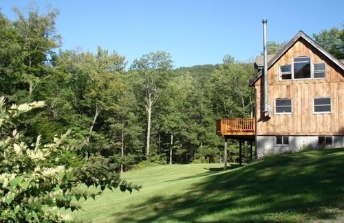 Phoenicia House | Beautiful large Woodland Valley/Phoenicia post & beam cabin with seasonal stream