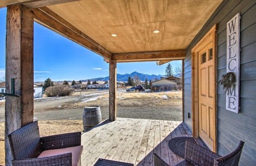 Livingston House | Beautiful Livingston Home with Mountain Views