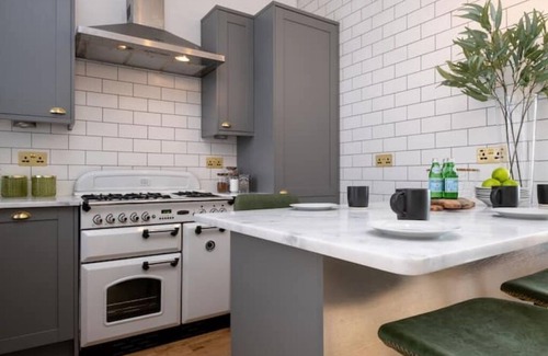 Rottingdean Cottage | Beautiful Mews Cottage | 6 min walk to Rottingdean Beach