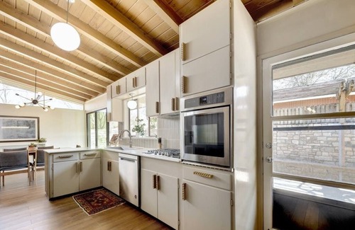 Zilker House | Beautiful mid century modern in Austin near Downtown