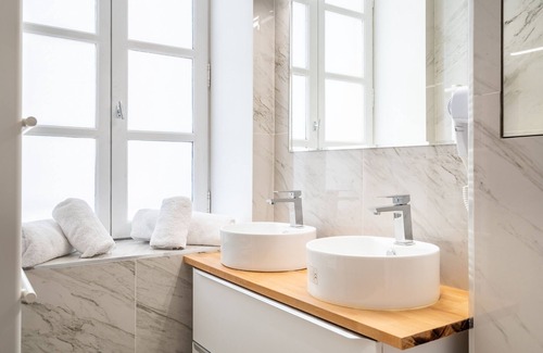 Salon-de-Provence Apartment | Beautiful modern and charming apartment in the heart of Salon de Provence