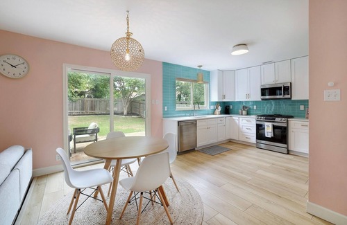 Wells Branch House | Beautiful Modern 3BR Retreat with Gym, Ping Pong in quiet Austin by Domain & Q2