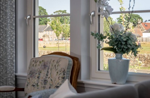 Kingsbarns House | Beautiful Modern Cottage in Heart of Charming Village