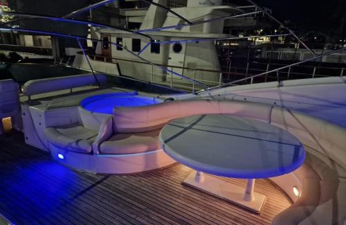 Sant Adria de Besos Boat Rental | Beautiful Motor Yacht Barcelona