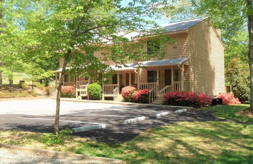 Pickens Condo | Beautiful Mountain Golfing Getaway Located on The Rock Golf Course