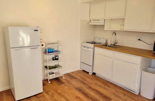 Madison Apartment | Beautiful, Newly-Renovated 1-Bedroom Apartment in Madison