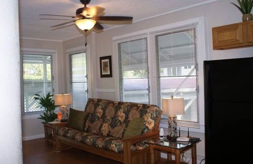 Keaukaha House | Beautiful One Bedroom AC Beach Cottage