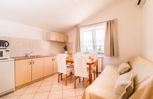 Vrvari Apartment | Beautiful one bedroom apartment in Porec