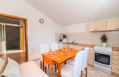 Vrvari Apartment | Beautiful one bedroom apartment in Porec