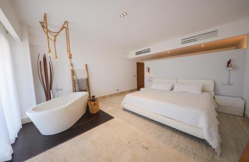 Playa Mujeres Apartment | Beautiful penthouse by the beach