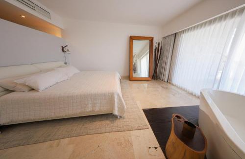 Playa Mujeres Apartment | Beautiful penthouse by the beach