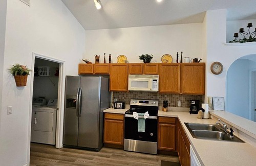 Eagle Pointe South House | Beautiful Pet Friendly Home with Lake View, 4613