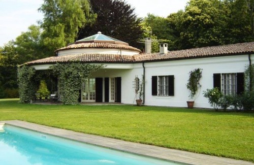 Dormelletto Villa | Beautiful private villa for 12 people with private pool, WIFI, TV, patio and parking