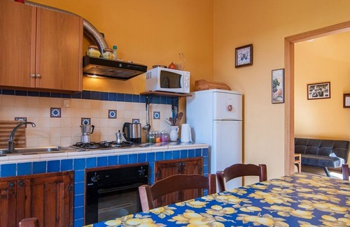 Noto Marina House | Beautiful private villa for 6 people with A/C, WIFI, TV, terrace, pets allowed and parking