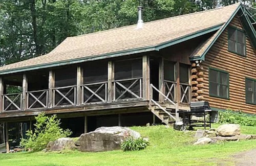 Townshend House | Beautiful, private log cabin with huge, relaxing screened porch
