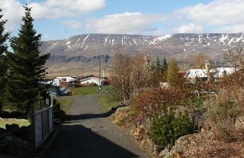 Mosfellsbaer Apartment | Beautiful Private small room in a Beautiful Nature area