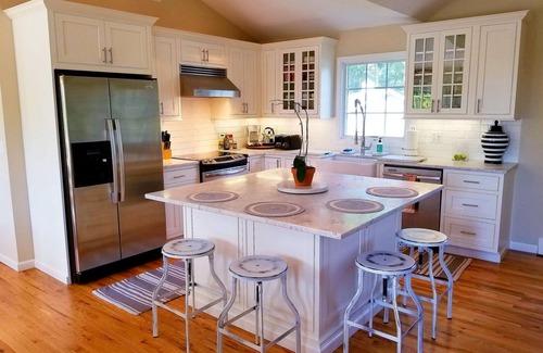North Sea House | Beautiful, Private & Spacious, Cozy Hamptons Retreat, Sleeps 15, Peloton Bike+