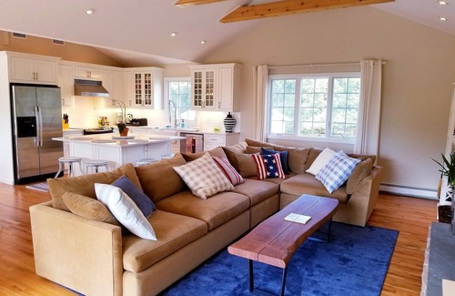 North Sea House | Beautiful, Private & Spacious, Cozy Hamptons Retreat, Sleeps 15, Peloton Bike+