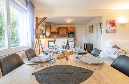 Plouescat House | Beautiful private villa for 4 guests with TV, terrace, pets allowed and parking