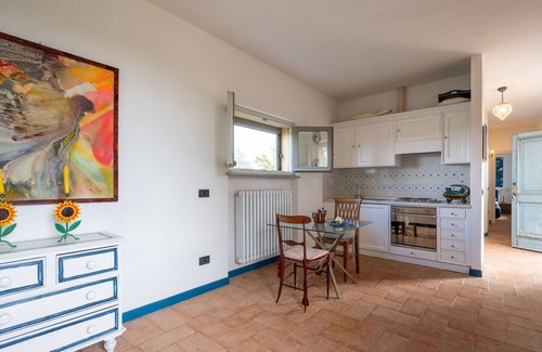 Hyeres House | Beautiful private villa for 10 people with private pool, WIFI, TV, patio and parking