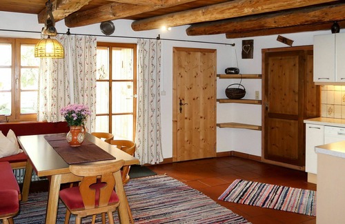 Prutz House | Beautiful private villa for 7 people with WIFI, TV, terrace, pets allowed and parking